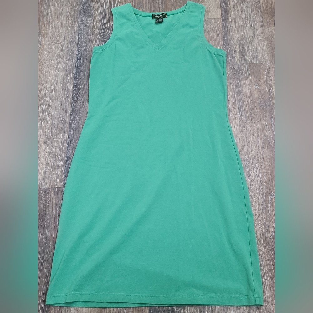 Eddie Bauer Sleeveless V-Neck above knee length Dress in kelly Green
